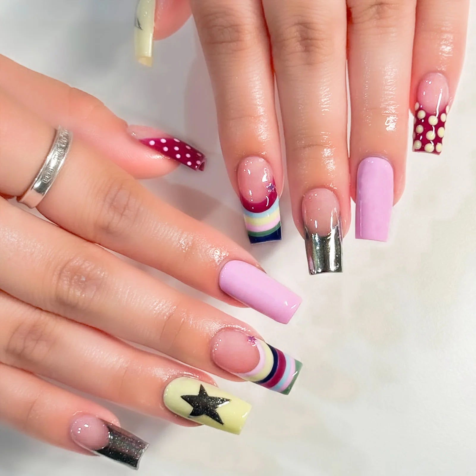 24Pcs Y2K Girls Long Coffin Press On Nails Purple Plaid Printed French Fake Nails Alloy Star Designs Charm Manicure for Women